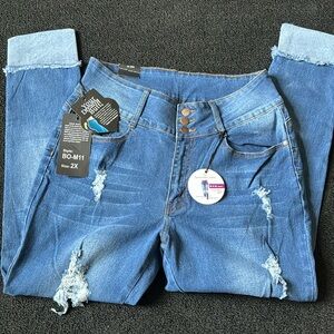 Distressed skinny jeans